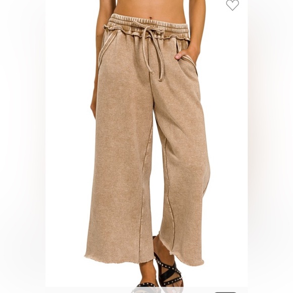 Cute Acid Washed Short Pants - Picture 2 of 3